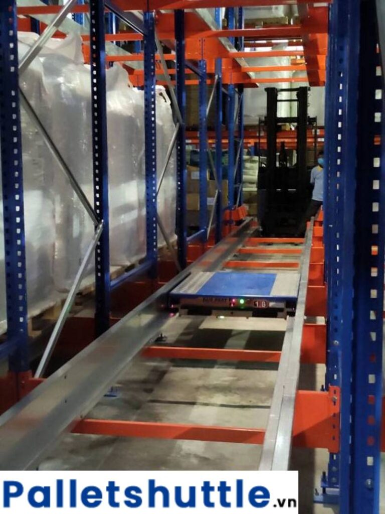 Hệ thống Pallet có khả năng kéo đẩy dồn phục vụ cho quá trình xuất nhập hàng hóa
