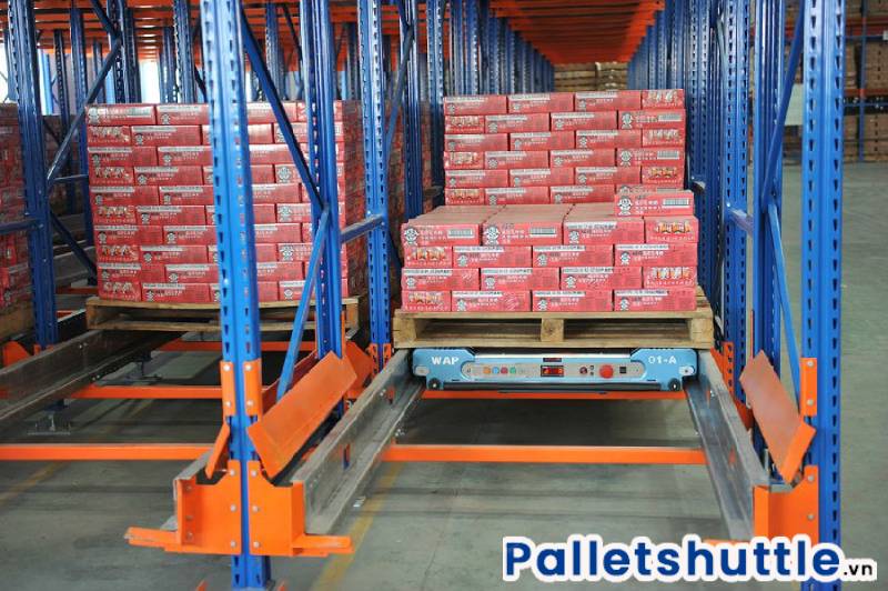 Kệ chứa hàng tự động Radio shuttle là gì?