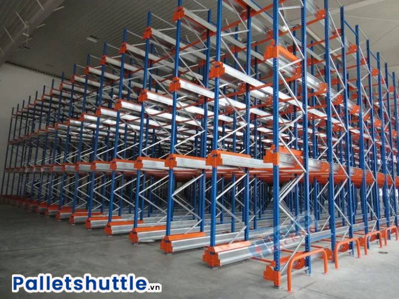 Kệ chứa hàng tự động Radio Shuttle là giải pháp lưu kho hiện đại
