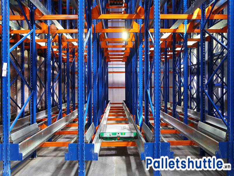 Kệ hàng robot shuttle mang tính an toàn cao
