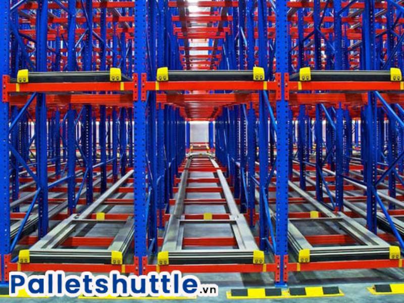 Nên sử dụng bao nhiêu robot shuttle trong một kho lạnh